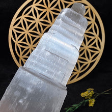 Load image into Gallery viewer, Raw Selenite Tower Display (15cm) – 透石膏能量柱摆件
