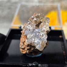 Load image into Gallery viewer, Hyalite Opal Specimen (Mexico) – 墨西哥水胆蛋白石矿标

