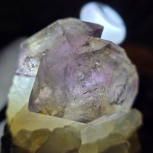 Load image into Gallery viewer, Amethyst on Quartz Specimen (Mogok, Myanmar) – 缅甸抹谷天然紫水晶共生石英矿物标本
