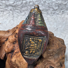 Load image into Gallery viewer, Tibetan Niangla Chaca Pendant/Display – 娘拉檫檫
