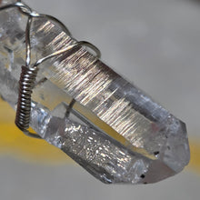 Load image into Gallery viewer, Himalayan Quartz Wire Wrapped Earrings – 喜马拉雅水晶手工绕线耳环
