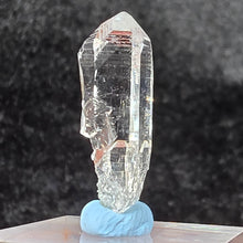 Load image into Gallery viewer, Indian Himalayas Quartz Pointer – 印度喜马拉雅水晶柱
