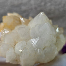 Load image into Gallery viewer, Quartz with Iron Oxide &amp; Siderite (Inner Mongolia, China) – 内蒙古天然石英铁氧化物菱铁矿标本
