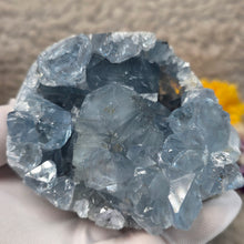Load image into Gallery viewer, Top-Grade Celestite Specimen Display (Madagascar) – 顶级马达加斯加天青石标本摆件
