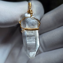 Load image into Gallery viewer, Lemurian Quartz Wire Wrapped Pendant – 雷姆利亚水晶手工绕线吊坠
