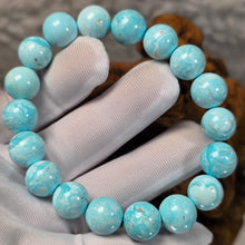 Load image into Gallery viewer, Top-Grade Turquoise Bracelet (Hubei, China) – 顶级湖北绿松石手链
