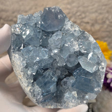 Load image into Gallery viewer, Top-Grade Celestite Specimen Display (Madagascar) – 顶级马达加斯加天青石标本摆件
