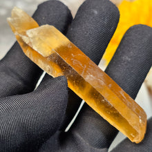 Load image into Gallery viewer, Golden Selenite Display (Spain) – 西班牙金色透石膏摆件
