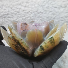 Load image into Gallery viewer, Agate Lotus Flower Carving – Purity &amp; Calm Display
