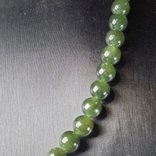 Load image into Gallery viewer, Green Nephrite Necklace – 绿色和田玉项链
