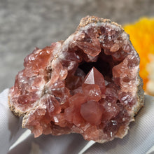 Load image into Gallery viewer, Pink Amethyst Geode Display (Argentina) – 阿根廷粉色紫水晶晶洞摆件

