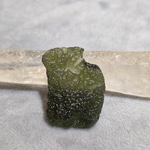 Load image into Gallery viewer, Raw Moldavite (Czech Republic) – 捷克陨石原石

