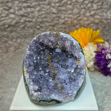 Load image into Gallery viewer, Good Grade Amethyst Slab Display (Uruguay) – 优质乌拉圭紫水晶切片摆件
